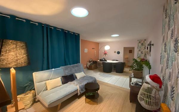 Appartement à vendre    3 pièces • 84 m2 Villebrumier