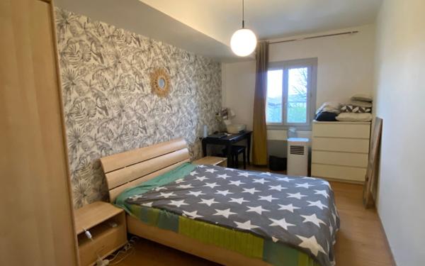 Appartement à vendre    3 pièces • 84 m2 Villebrumier