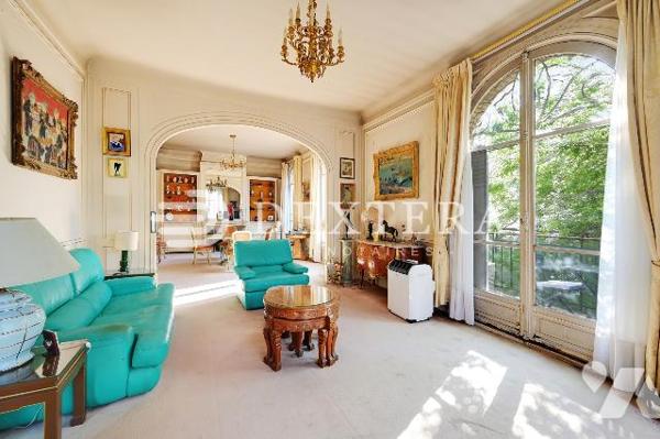Hôtel particulier Belle Époque avec jardin - Neuilly-sur-Seine