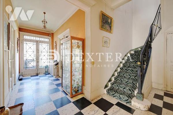Hôtel particulier Belle Époque avec jardin - Neuilly-sur-Seine