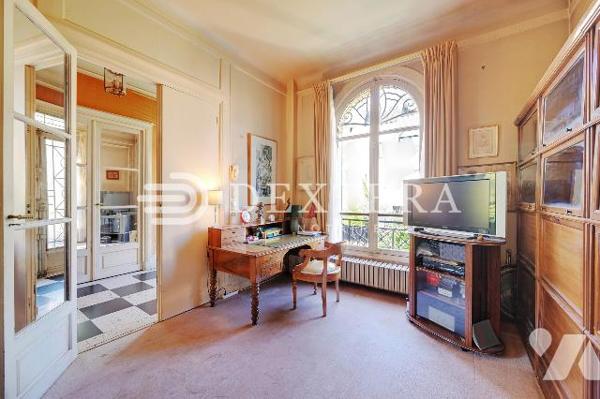 Hôtel particulier Belle Époque avec jardin - Neuilly-sur-Seine