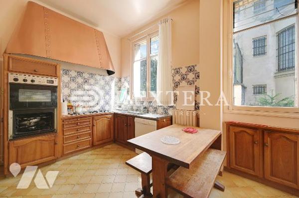 Hôtel particulier Belle Époque avec jardin - Neuilly-sur-Seine
