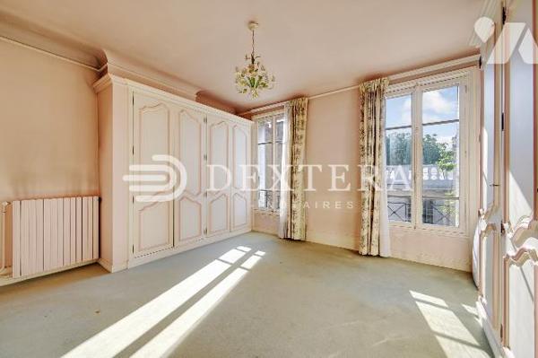 Hôtel particulier Belle Époque avec jardin - Neuilly-sur-Seine
