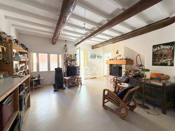 A VENDRE EN EXCLUSIVITE 84530 VILLELAURE MAISON DE VILLAGE TYPE 5 PIECES D'ENVIRON 149M² AVEC COUR ET CAVE