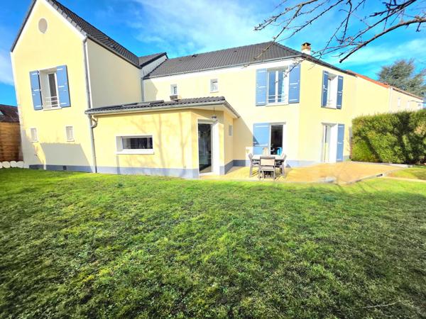 MAISON 214M2 +402 M2 TERRAIN