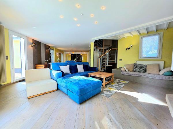 MAISON 214M2 +402 M2 TERRAIN