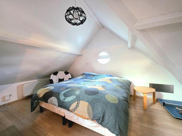 MAISON 214M2 +402 M2 TERRAIN