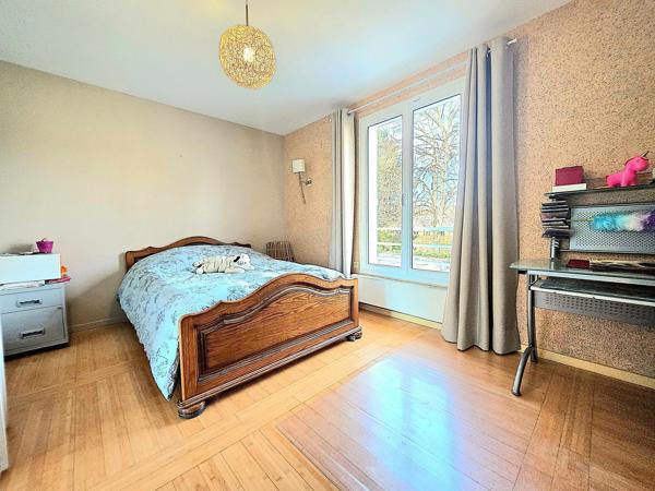 MAISON 214M2 +402 M2 TERRAIN