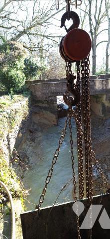 VIC-FEZENSAC, Moulin avec terrain et piscine.