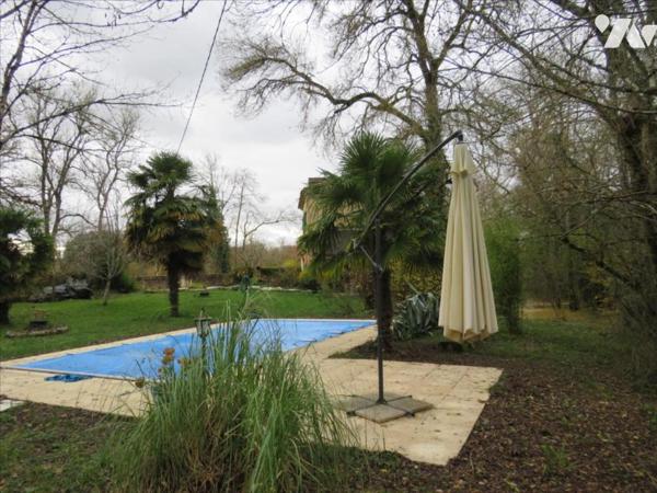 VIC-FEZENSAC, Moulin avec terrain et piscine.