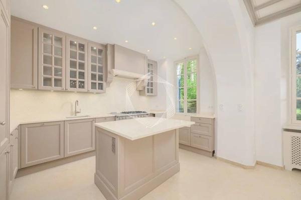 Bastide de luxe rénovée en arrière-pays cannois