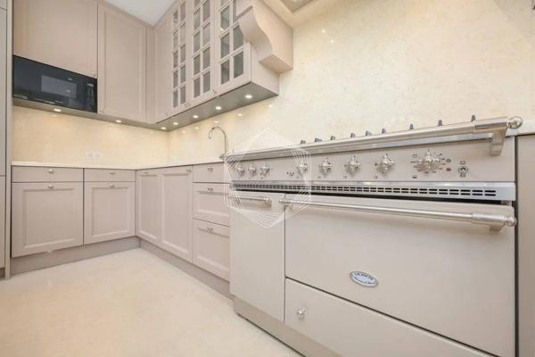 Bastide de luxe rénovée en arrière-pays cannois