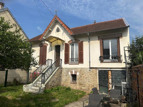 Maison
         5 pièces
        - 95 m² 320 000 € *