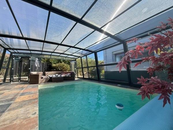 Belle maison 5 pièces de 142m2 avec piscine couverte et chauffée