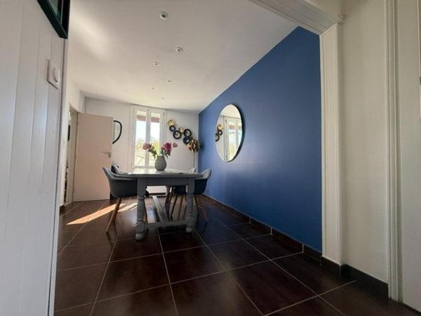 Belle maison 5 pièces de 142m2 avec piscine couverte et chauffée