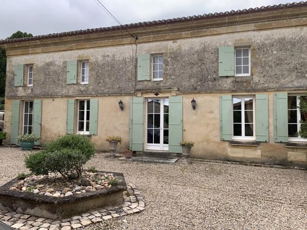 Maison de maître de 4 chambres avec dépendances