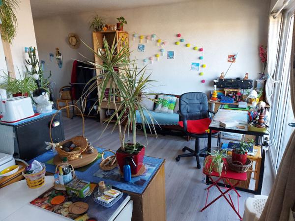 T2 + Parking + cave A LOUER A L'ANNEE EN VIDE RUE SCHWEITZER LES SABLES