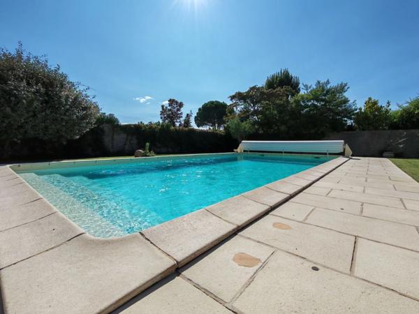 Maison à vendre 7 pièces FONTVIEILLE (13)