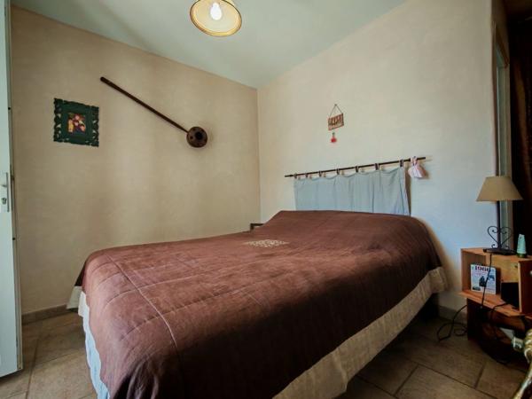 Maison à vendre 7 pièces FONTVIEILLE (13)