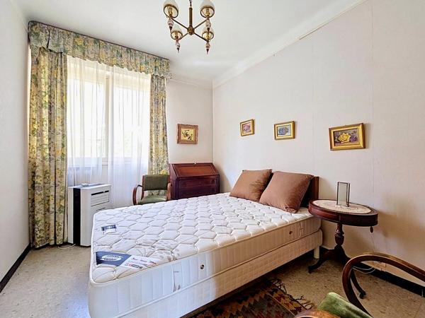 Location                                                      Appartement
                        
                     3 pièces                      66 m2                     à Le Cannet