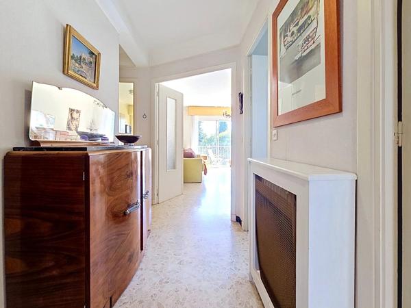 Location                                                      Appartement
                        
                     3 pièces                      66 m2                     à Le Cannet