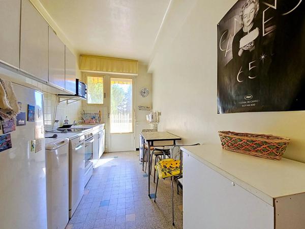 Location                                                      Appartement
                        
                     3 pièces                      66 m2                     à Le Cannet