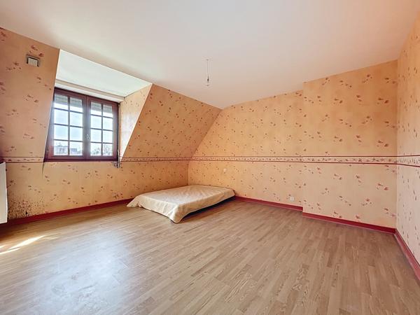 Au centre de la commune de Plélan-le-grand et proche de la mythique forêt de Brocéliande