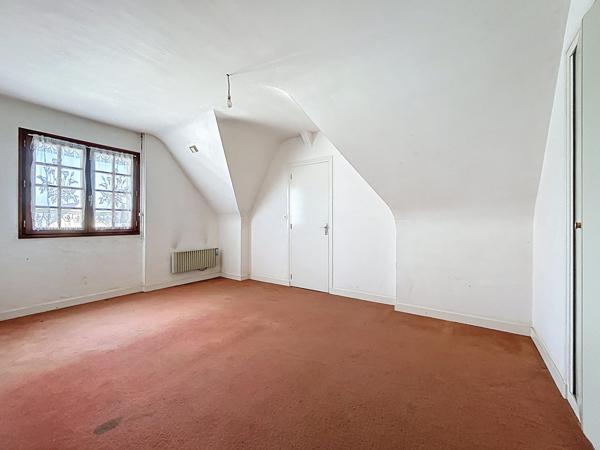 Au centre de la commune de Plélan-le-grand et proche de la mythique forêt de Brocéliande