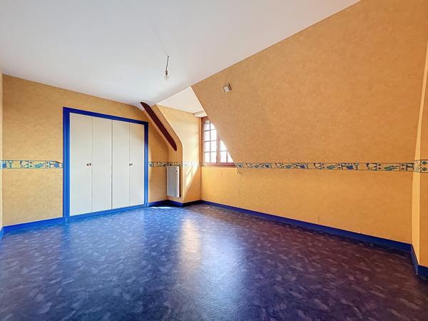 Au centre de la commune de Plélan-le-grand et proche de la mythique forêt de Brocéliande