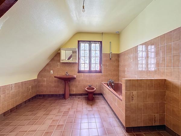 Au centre de la commune de Plélan-le-grand et proche de la mythique forêt de Brocéliande