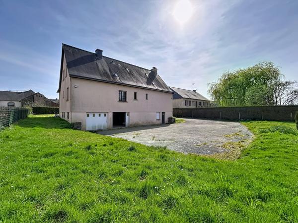 Au centre de la commune de Plélan-le-grand et proche de la mythique forêt de Brocéliande