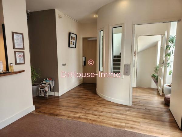 Commerce à vendre 14 pièces de 600 m²