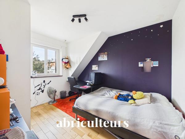 Belle maison contemporaine T7 de 185m² avec dépendance, terrasse et jardin arboré de 500m² Garage Colombes (92400)