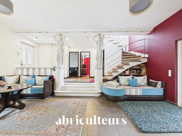 Belle maison contemporaine T7 de 185m² avec dépendance, terrasse et jardin arboré de 500m² Garage Colombes (92400)