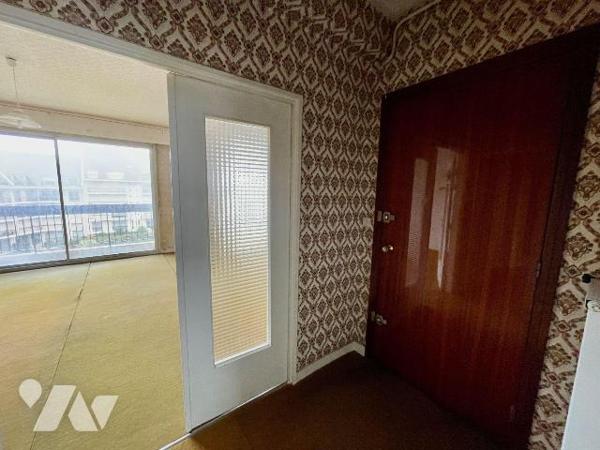 A SAISIR !
Hyper centre LANNION
Appartement de 3 pièces, balcon, parking sous terrain et cave...