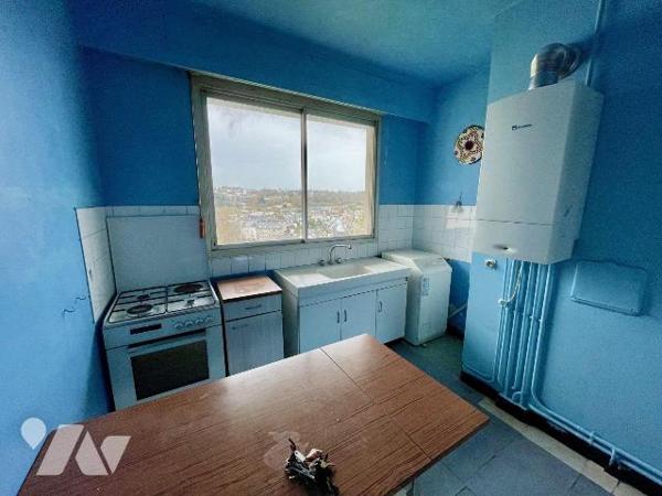 A SAISIR !
Hyper centre LANNION
Appartement de 3 pièces, balcon, parking sous terrain et cave...