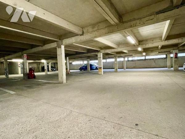 A SAISIR !
Hyper centre LANNION
Appartement de 3 pièces, balcon, parking sous terrain et cave...