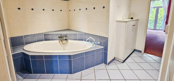 VICHY / OPERA (03) - A VENDRE - appartement 166 m² + cave