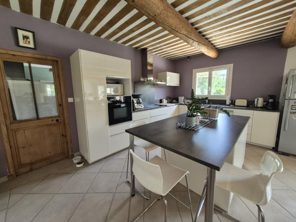 Eyragues (13630) EYRAGUES (13630) - MAISON DE PLAIN-PIED QUARTIER PRISE AVEC TERRAIN ET PISCINE