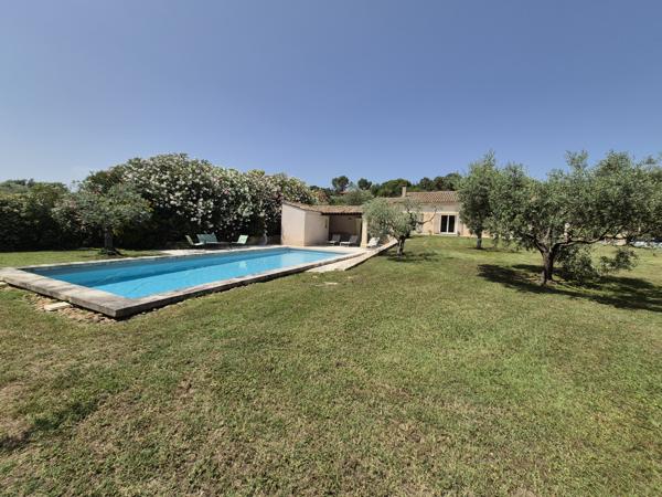 Eyragues (13630) EYRAGUES (13630) - MAISON DE PLAIN-PIED QUARTIER PRISE AVEC TERRAIN ET PISCINE