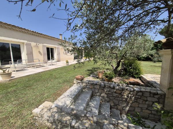 Eyragues (13630) EYRAGUES (13630) - MAISON DE PLAIN-PIED QUARTIER PRISE AVEC TERRAIN ET PISCINE