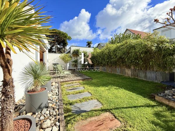 La Rochelle (17000) En exclusivité - La genette / Bordure de parcs - Maison contemporaine avec chambre en rdc, garage et jardin