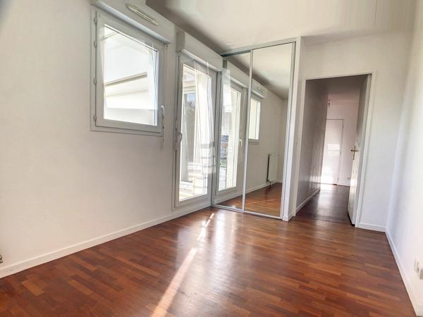Appartement à vendre    3 pièces • 62 m2 Guyancourt