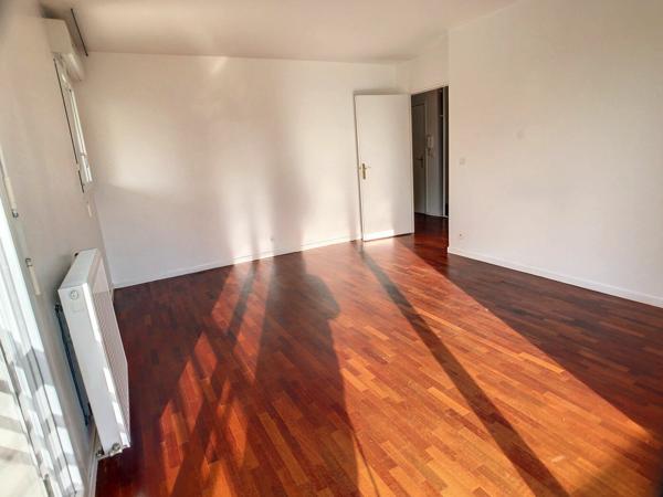 Appartement à vendre    3 pièces • 62 m2 Guyancourt