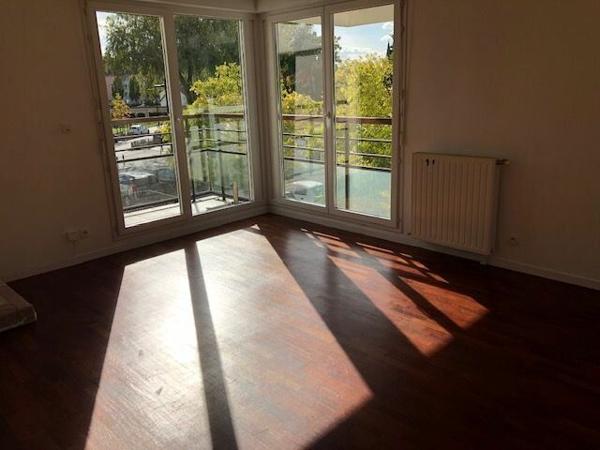 Appartement à vendre    3 pièces • 62 m2 Guyancourt