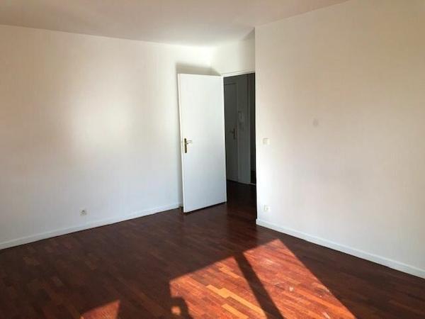 Appartement à vendre    3 pièces • 62 m2 Guyancourt