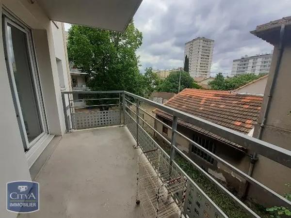 Appartement à louer 3 pièces 52.35m² Nîmes (30000)
