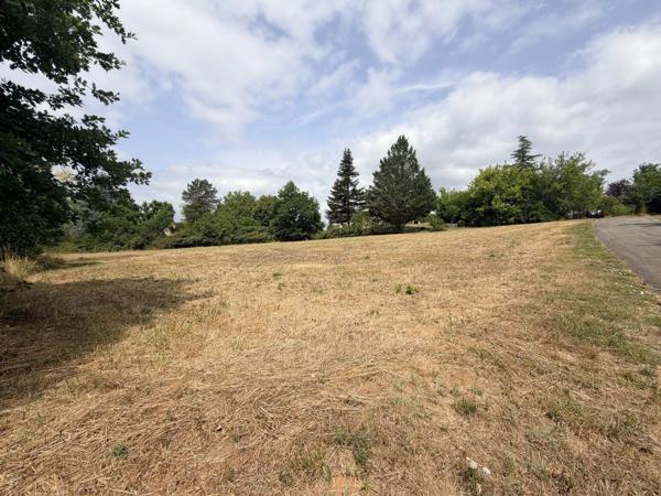Terrain à bâtir avec CU - Cadre champêtre, à quelques minutes à pied du centre de Cazals