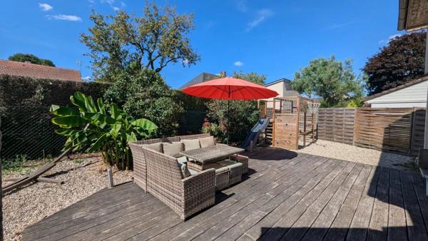 Vente                                                      Maison de village
                        
                     6 pièces                      112 m2                     à Aubigny-sur-Nère