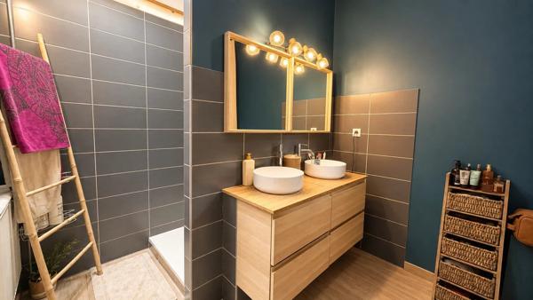 Vente                                                      Maison de village
                        
                     6 pièces                      112 m2                     à Aubigny-sur-Nère